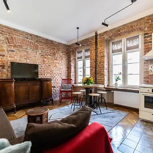  Apartament Elzbieta Locum / Market Sqr Polska